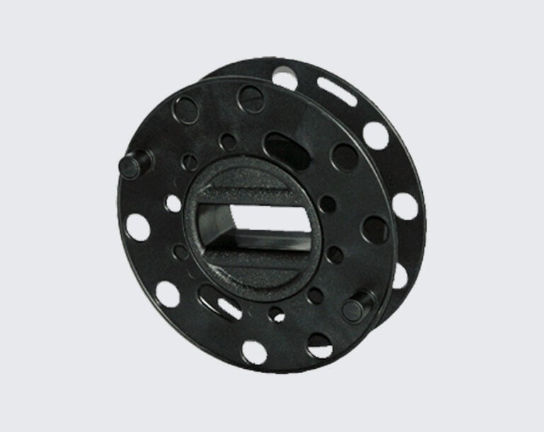 Seavu Explorer+ Adventure Kit hand reel holding up to 25m of HDMI Media Cable