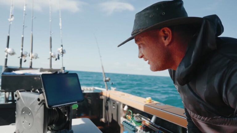 Video thumbnail showing how Seavu underwater cameras stream live footage below the surface in real time